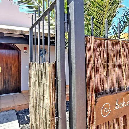 Komfortables In Mit Privatem Garten Und Beheiztem Pool By Interhome Corralejo