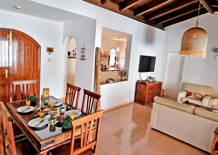 Komfortables In Mit Privatem Garten Und Beheiztem Pool By Interhome * Corralejo