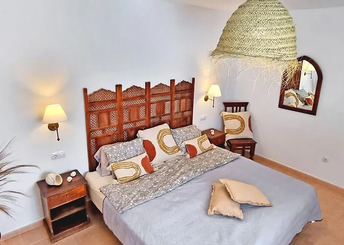 Komfortables In Mit Privatem Garten Und Beheiztem Pool By Interhome *