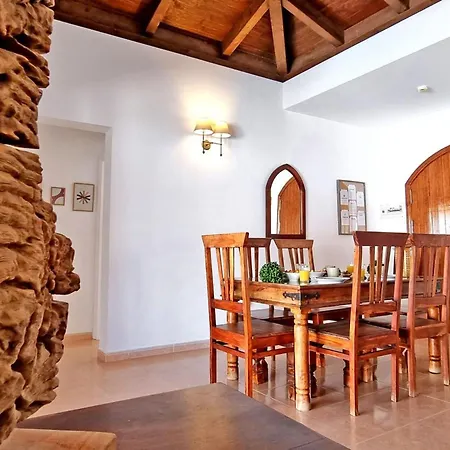 Prázdninový dům Komfortables In Mit Privatem Garten Und Beheiztem Pool By Interhome *