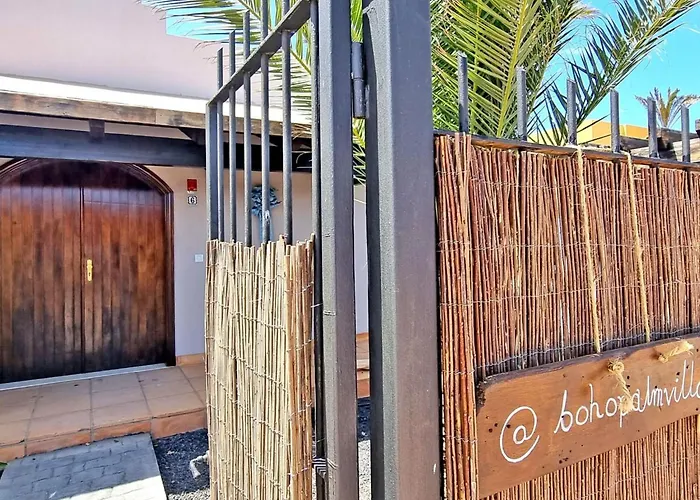 Komfortables In Mit Privatem Garten Und Beheiztem Pool By Interhome Corralejo