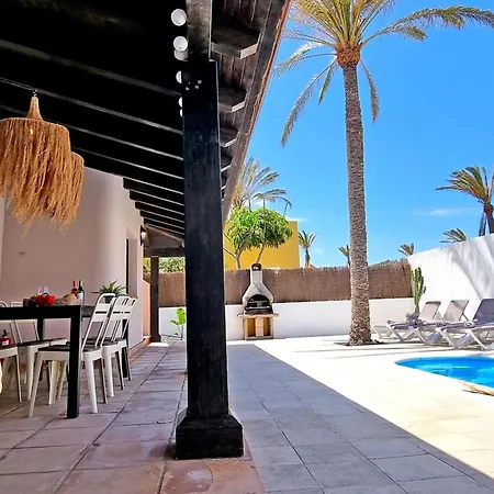 Komfortables In Mit Privatem Garten Und Beheiztem Pool By Interhome