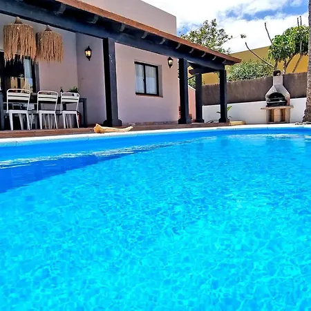 Komfortables In Mit Privatem Garten Und Beheiztem Pool By Interhome