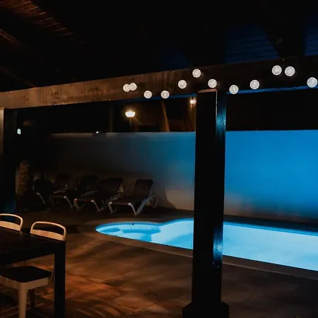 Vakantiehuis Komfortables In Mit Privatem Garten Und Beheiztem Pool By Interhome *