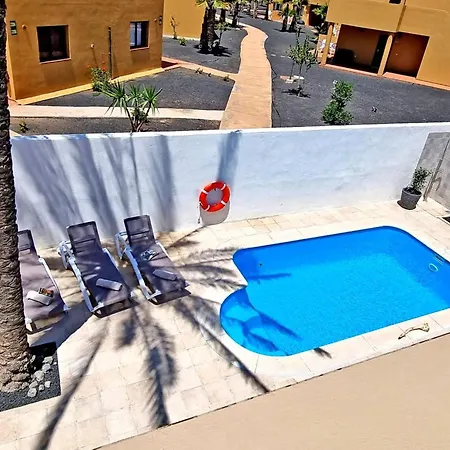 Komfortables In Mit Privatem Garten Und Beheiztem Pool By Interhome * Corralejo