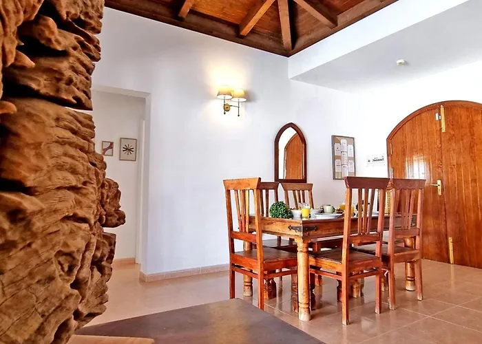 Tatil Evi Komfortables In Mit Privatem Garten Und Beheiztem Pool By Interhome *