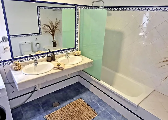 Casa vacanze Komfortables In Mit Privatem Garten Und Beheiztem Pool By Interhome *